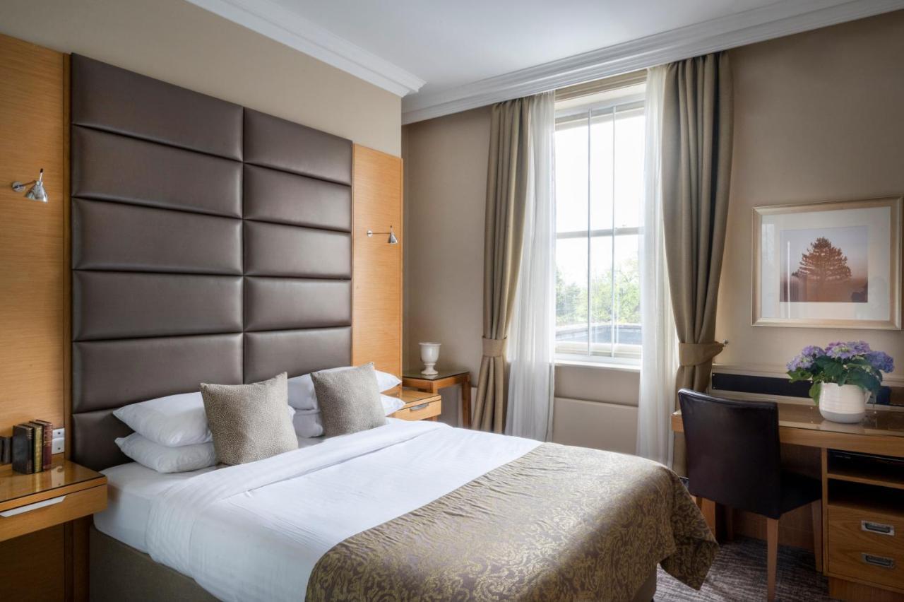 קובהאם Woodlands Park Hotel מראה חיצוני תמונה