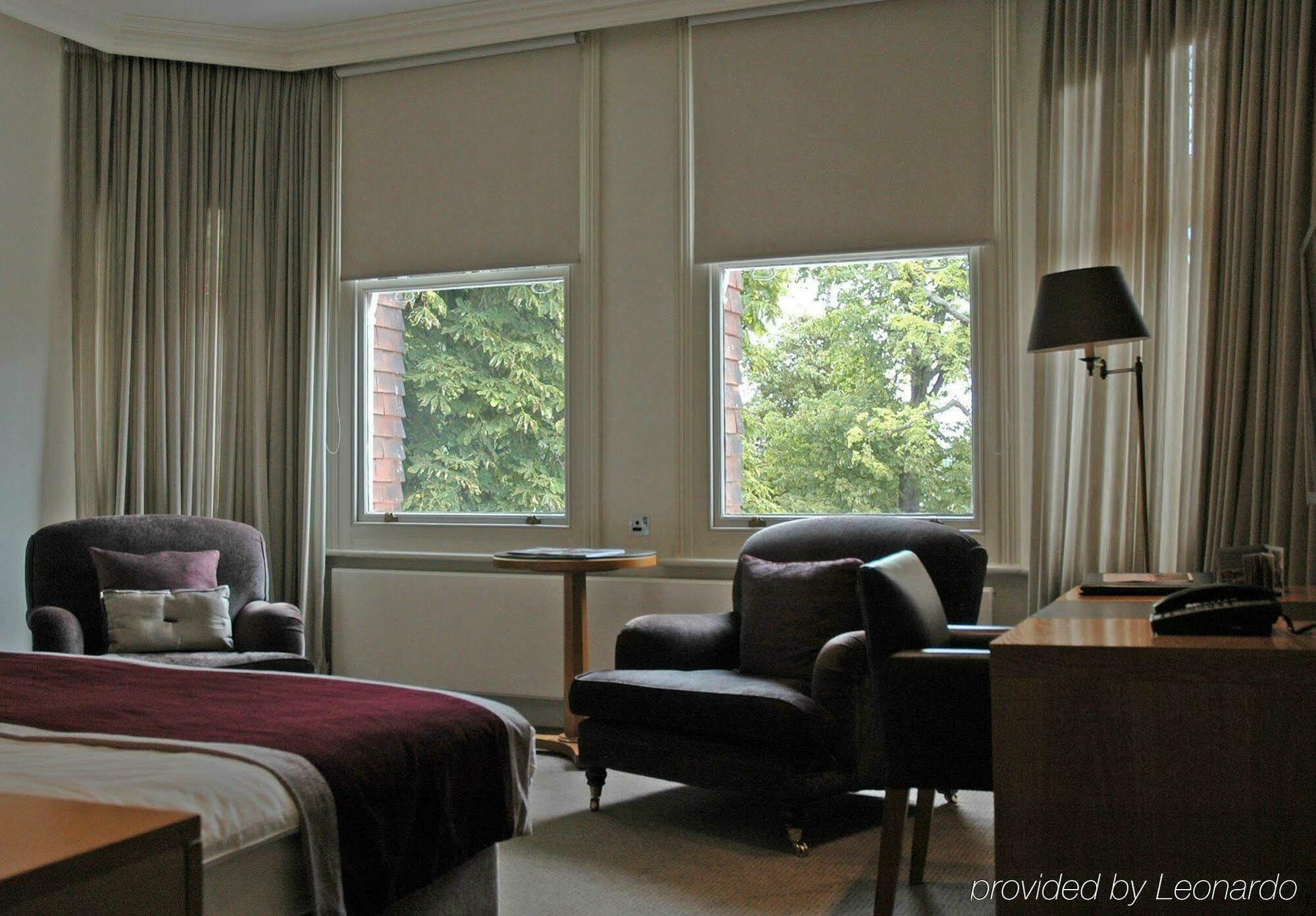 קובהאם Woodlands Park Hotel מראה חיצוני תמונה