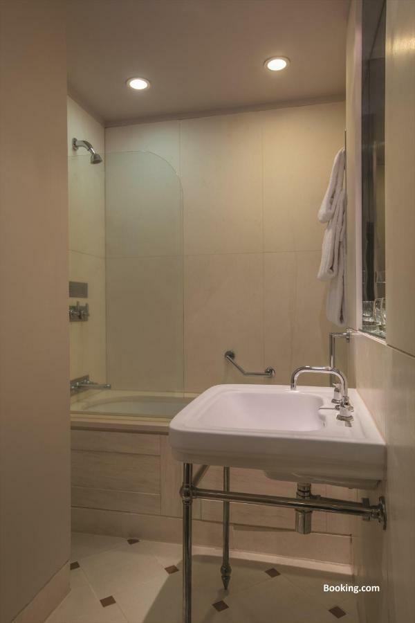 קובהאם Woodlands Park Hotel מראה חיצוני תמונה